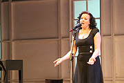 Kerstin Heiles sang "Non, je ne regrette rien" (©Foto: Martin Schmitz)